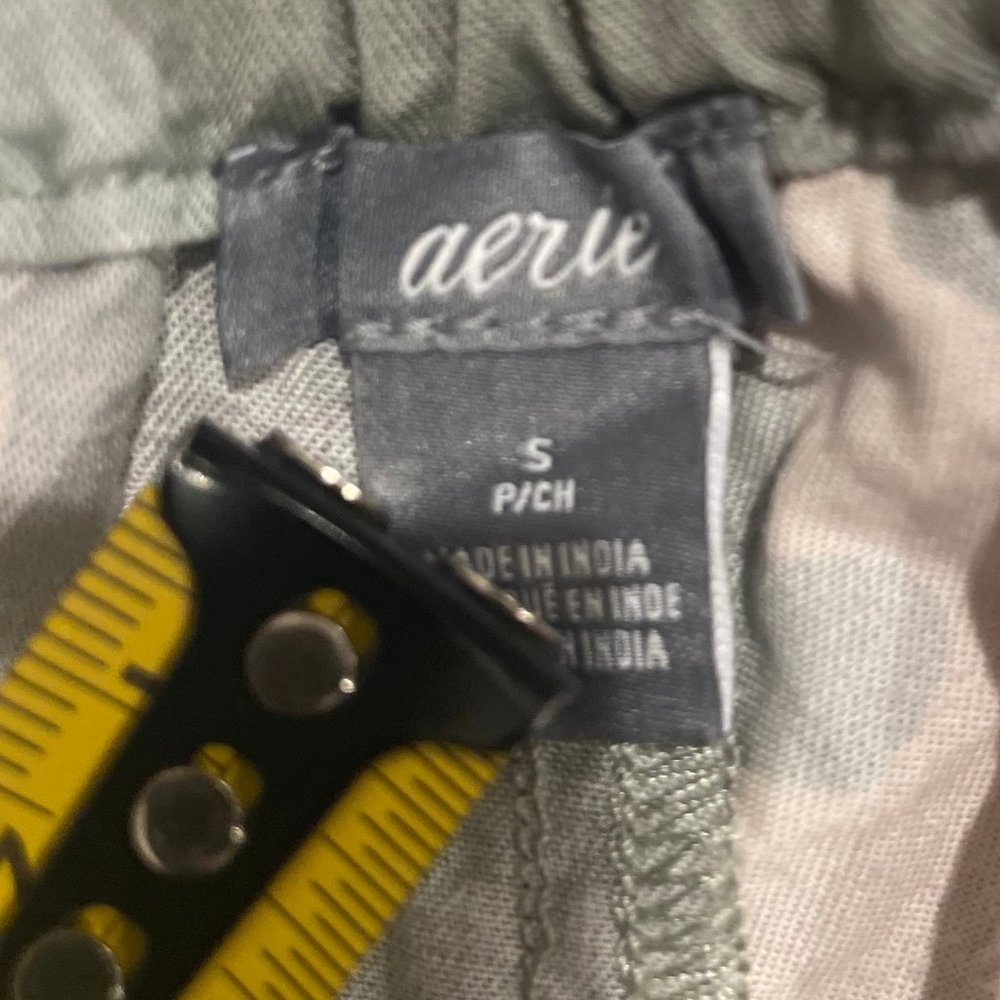 Aerie Pink Camo Shorts, Size Small - Picture 7 of 7